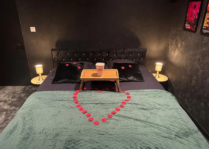 Le Cinema Des Amants Apartment